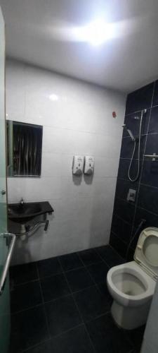 oyo 90724 rg hotel