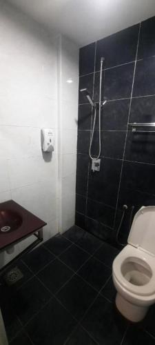 oyo 90724 rg hotel