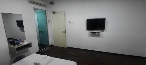 oyo 90724 rg hotel