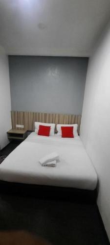 oyo 90724 rg hotel