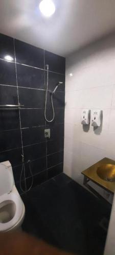 oyo 90724 rg hotel