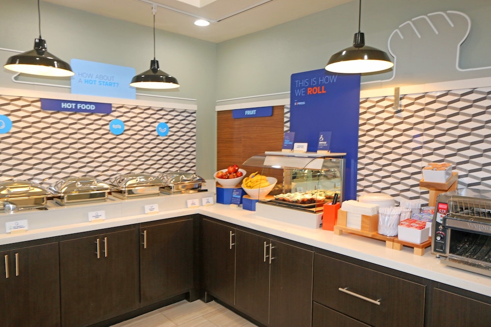 holiday inn express and suites south padre island