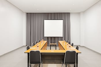 amaris hotel kalimalang