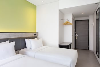 amaris hotel kalimalang