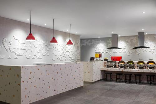 amaris hotel kalimalang