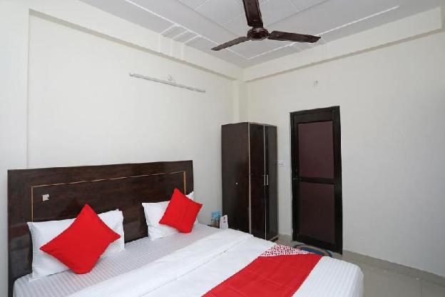 hotel aryaman