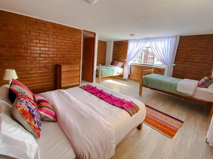tupac hostel huaraz