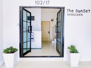 the sunset bangsaen seaview