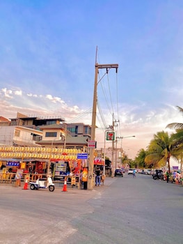 the sunset bangsaen seaview