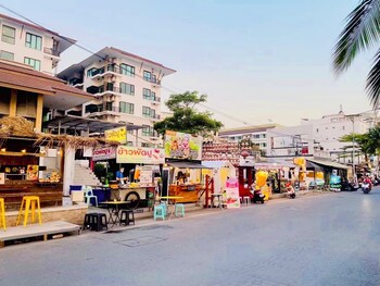 the sunset bangsaen seaview