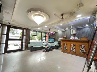 Oyo 11682 Hotel Rp International,Exhibition Road,3 star