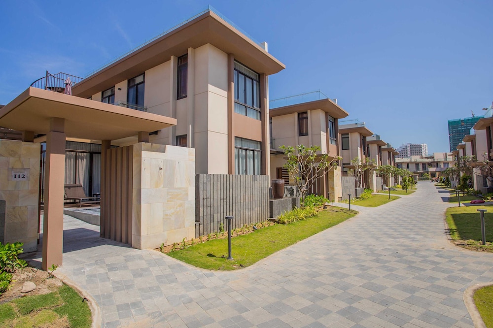 mystery cam ranh villas and spa