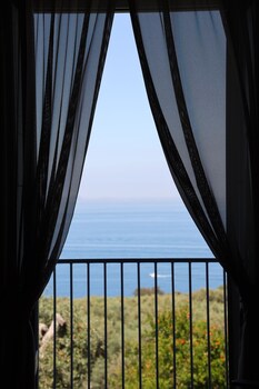 villa puolo with private sea access
