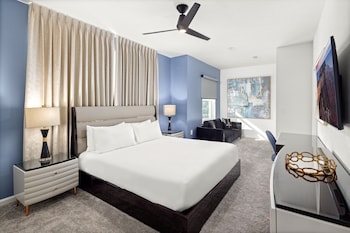 harbor island beach club by villatel