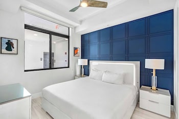 harbor island beach club by villatel
