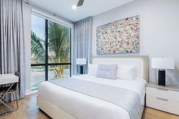 harbor island beach club by villatel