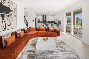 harbor island beach club by villatel
