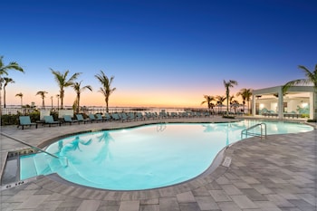 harbor island beach club by villatel