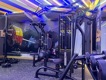 cat ba paradise hotel sky bar and massage