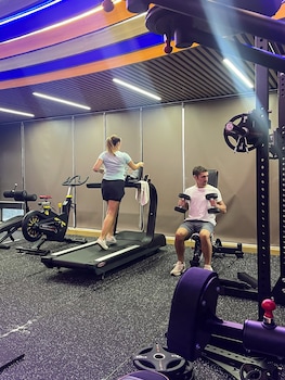 cat ba paradise hotel sky bar and massage