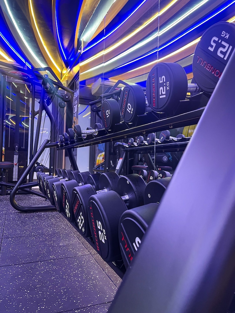 cat ba paradise hotel sky bar and massage