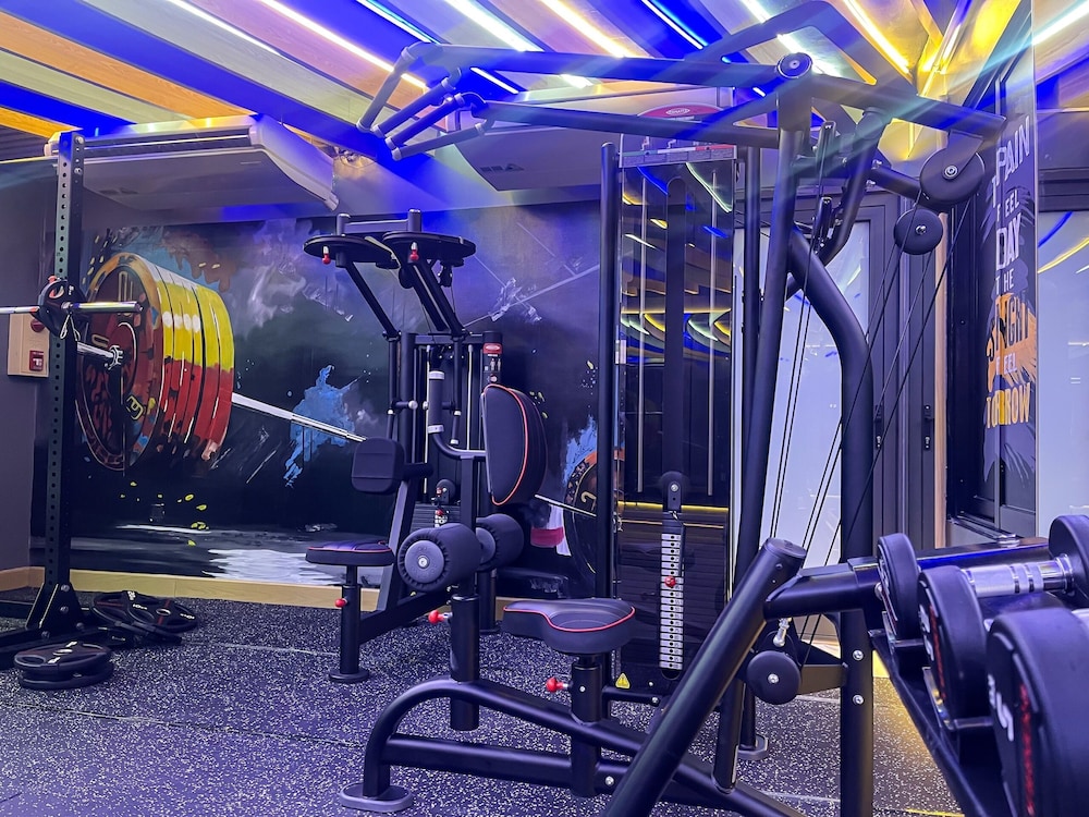 cat ba paradise hotel sky bar and massage