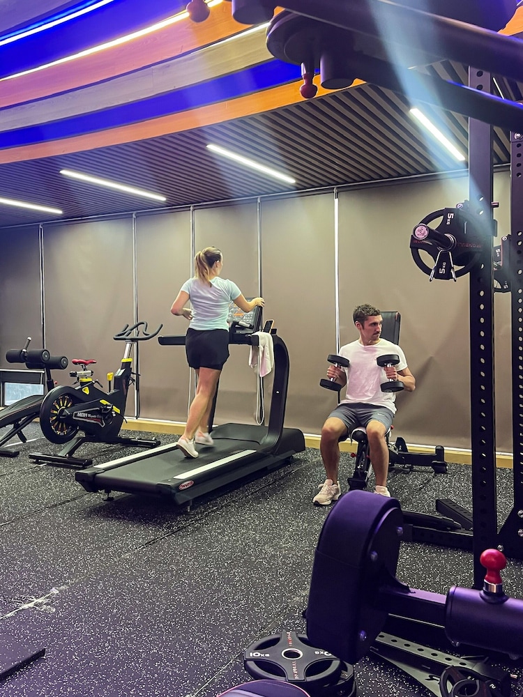 cat ba paradise hotel sky bar and massage