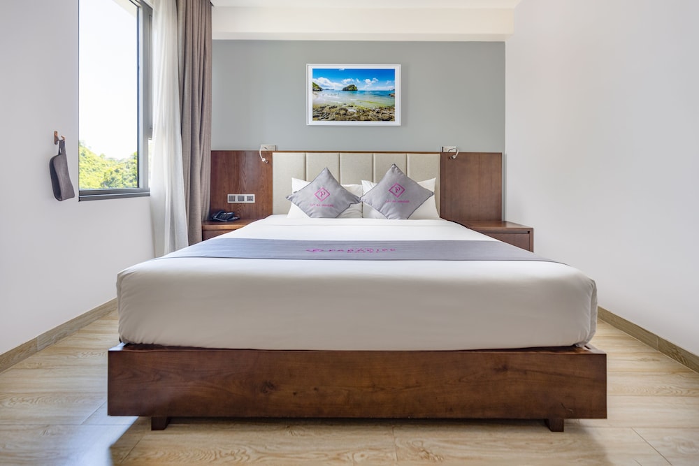 cat ba paradise hotel sky bar and massage