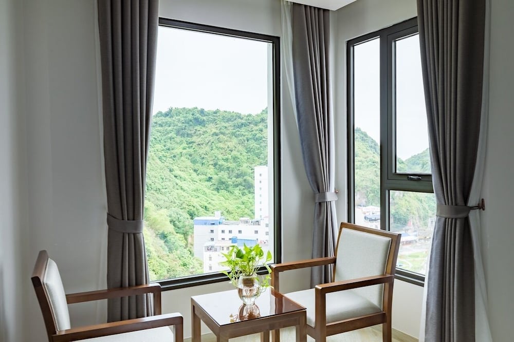 cat ba paradise hotel sky bar and massage