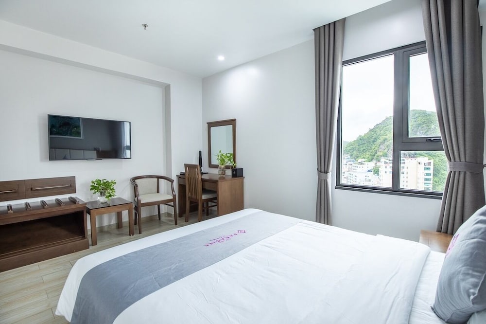 cat ba paradise hotel sky bar and massage