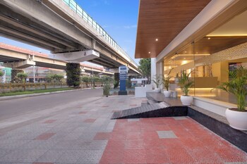 keys lite by lemon tree hotels krishna