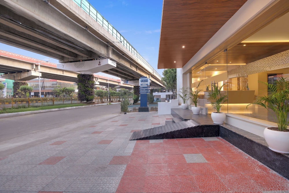 keys lite by lemon tree hotels krishna