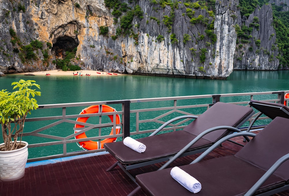 la pandora boutique cruise