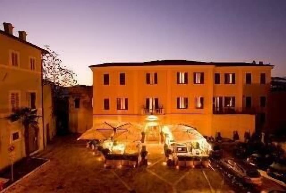 hotel clitunno