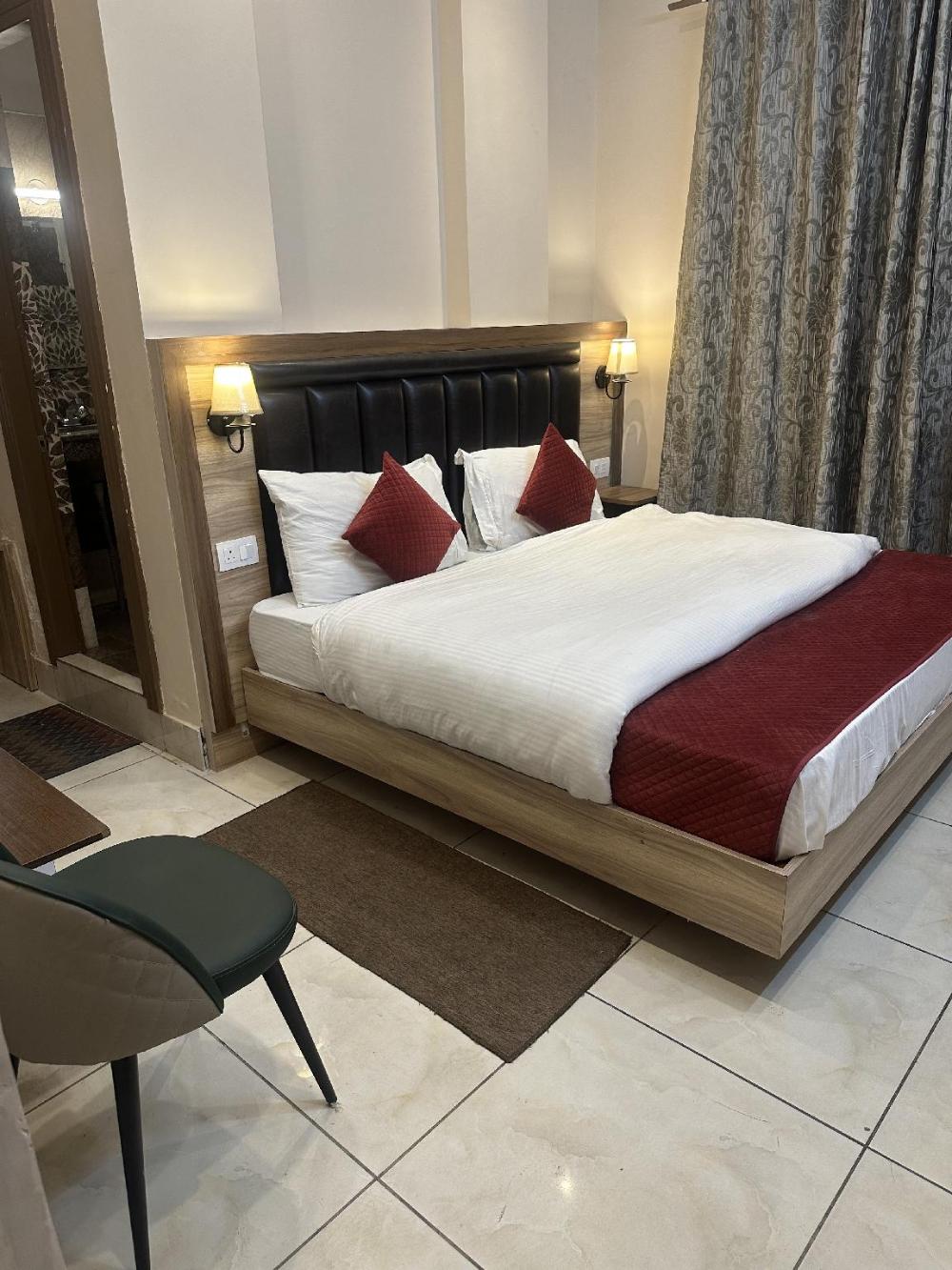 hotel grand