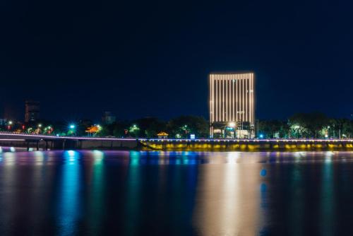 white swan guest house meizhou