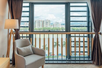 white swan guest house meizhou