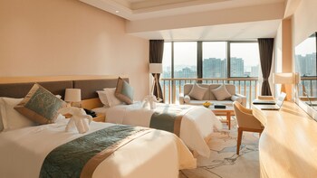 white swan guest house meizhou