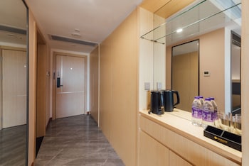 white swan guest house meizhou