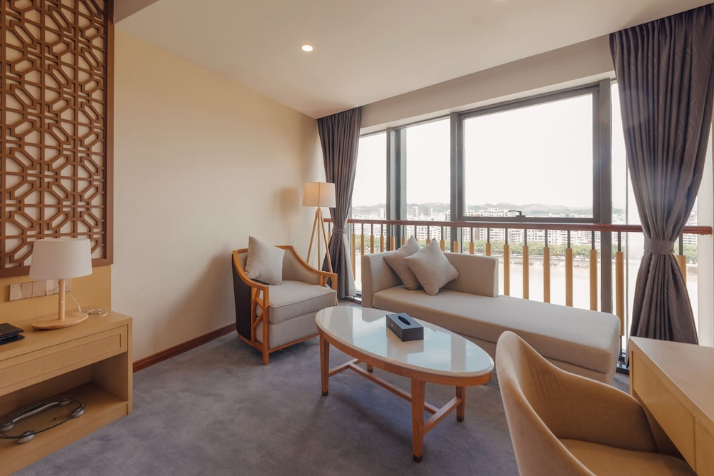 white swan guest house meizhou