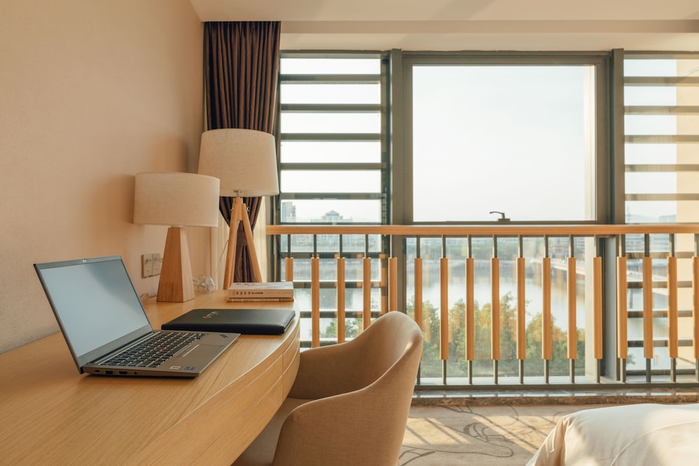 white swan guest house meizhou