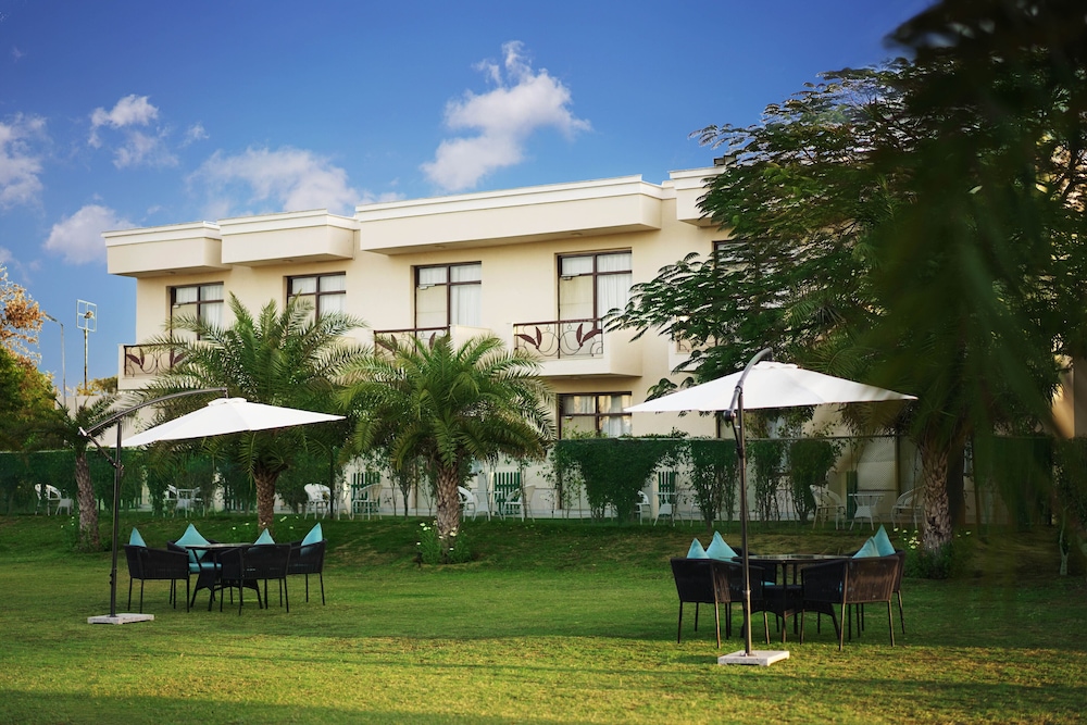 treehouse sunrise resort and caravan park