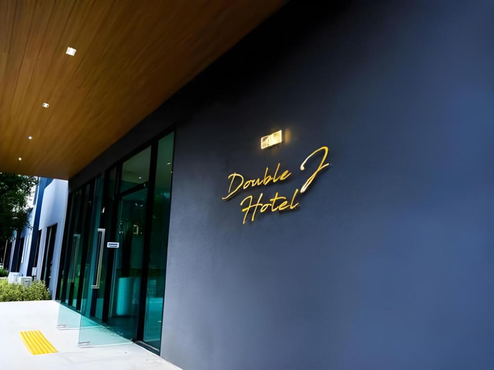 double j hotel