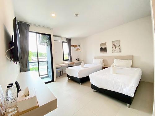 double j hotel