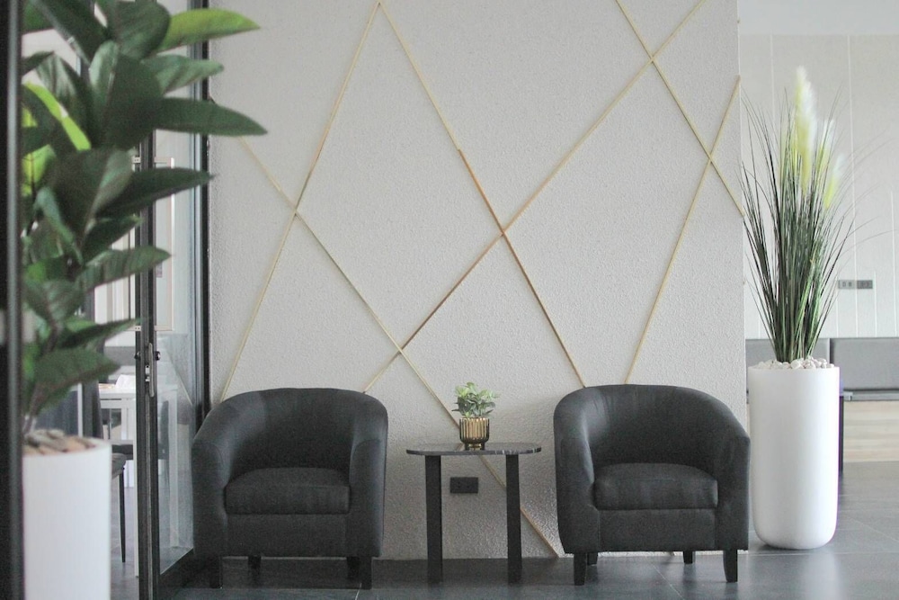double j hotel