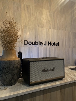 double j hotel