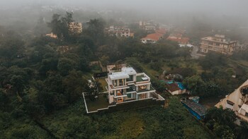 ama stays and trails villa seven lonavala