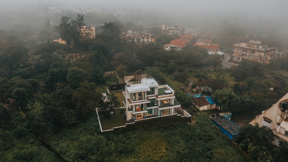 ama stays and trails villa seven lonavala