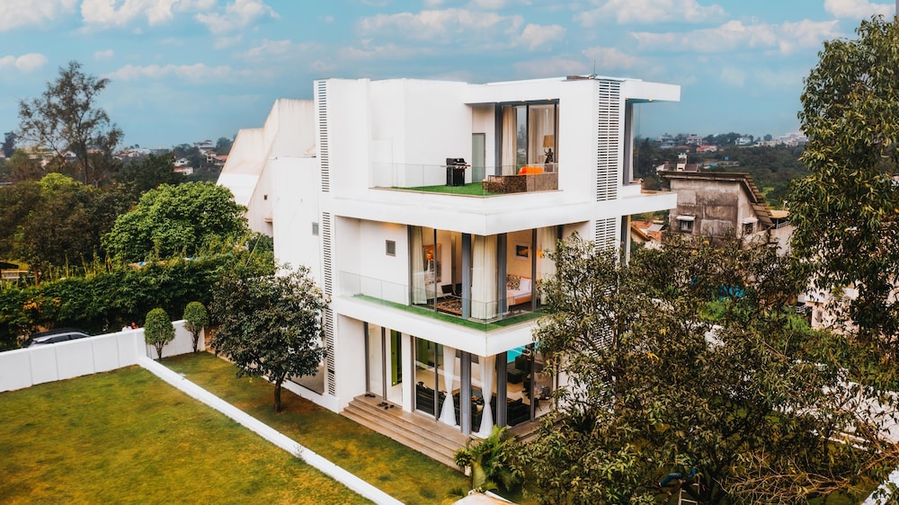 ama stays and trails villa seven lonavala