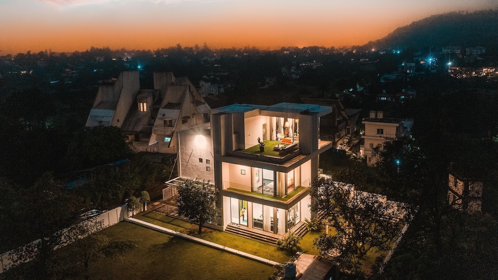 ama stays and trails villa seven lonavala